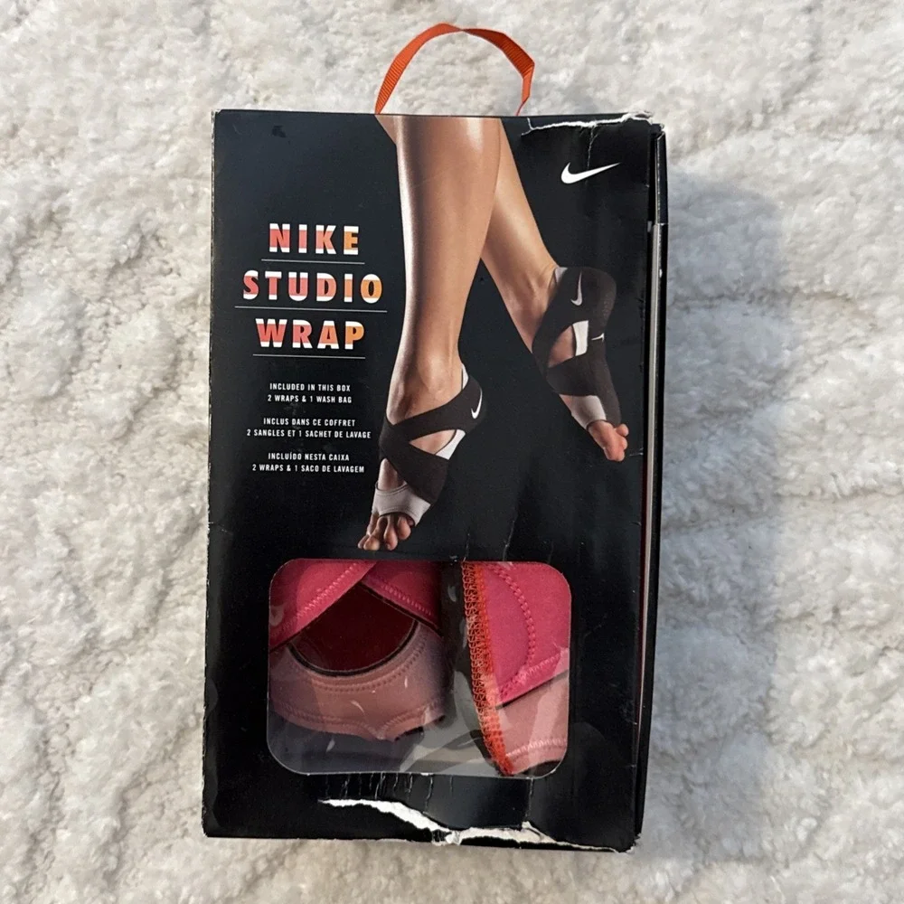 Nike Studio Wrap Shoes Atomic Red Size M 8-9 Yoga Dance Ballet 605763 603 NO BAG
